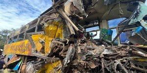 Σαράντα έξι νεκροί από τη σύγκρουση λεωφορείων