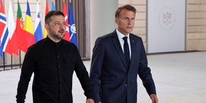 Ο Βολοντίμιρ Ζελένσκι και ο Εμανουέλ Μακρόν