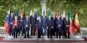 Οι ηγέτες της MED9 και ο βασιλιάς της Ιορδανίας Αμπντάλα Β'