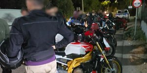 Αποτροπή αυτοσχέδιων αγώνων μοτοσυκλετών στα Μέγαρα 