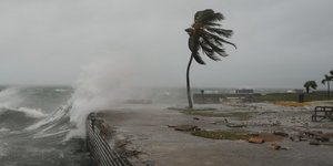 Ο τυφώνας «Μελίσσα» πλησιάζει την Κούβα 