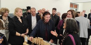 Η Υπουργός Πολιτισμού στη δομή Υφαντικής στο Σοφικό.