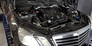 Ουκρανία: Βρήκαν κρυμμένο 1 εκατομμύριο δολ. μέσα σε κινητήρα αυτοκινήτου