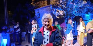 Η μοναδική κάτοικος που ζει στο ερειπωμένο μεσαιωνικό χωριό της Χίου