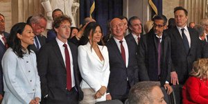 Eλον Μασκ, Τζεφ Μπέζος, Μαρκ Ζάκερμπεργκ στην ορκωμοσια