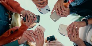 Νέοι και κινητά