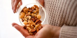 Μπολ με ξηρούς καρπούς