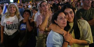  Με αγωνία συγγενείς ομήρων της Χαμάς περιμένουν την απελευθέρωσή τους 