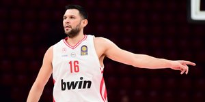 O Κώστας Παπανικολάου