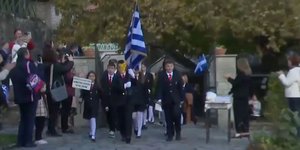 Παρέλαση μετά από 27 χρόνια στην Καστανιά Καλαμπάκας