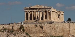 Η δυτική πλευρά του Παρθενώνα χωρίς σκαλωσιές