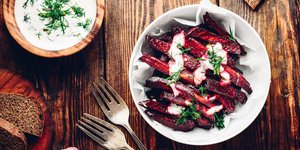 Ψητά παντζάρια με ξινή κρέμα / Φωτογραφία: shutterstock