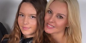 Η σγουρομάλλα έφηβη κόρη της Πέγκυς Ζήνα και του Γιώργου Λύρα έκλεισε τα 14 -Σε ποιον μοιάζει η Ηλέκτρα