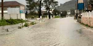 Πλημμύρισαν δρόμοι στη Ζάκυνθο