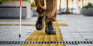 ποδια μπαστουνι