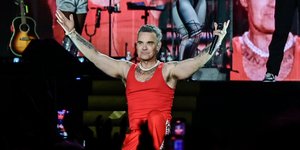 Ο Ρόμπι Γουίλιαμς στη σκηνή του Καλλιμάρμαρου