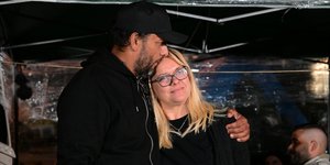 Ο Πάνος Ρούτσι και σύζυγός του Μιρέλα στο Σύνταγμα