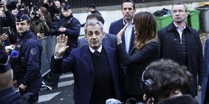 Ο Νικολά Σαρκοζί πριν πάει στη φυλακή