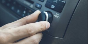 Η επαναφορά των κουμπιών δεν είναι πισωγύρισμα· είναι διορθωτική κίνηση / SHUTTERSTOCK