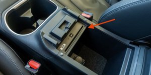 Υπάρχουν ακόμη τέσσερα αυτοκίνητα που επιμένουν να κρατούν ζωντανό αυτό το μικρό κομμάτι αναλογικής νοσταλγίας / WIKIPEDIA