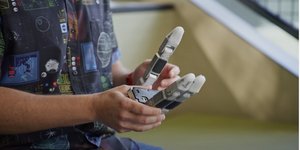 Αν κάποιος θέλει να καταλάβει ποιο είναι το μέλλον των ρομπότ, αρκεί να κοιτάξει τα χέρια τους / FACEBOOK