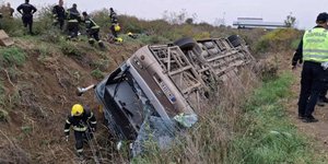 Το λεωφορείο που ανετράπη στη Σερβία