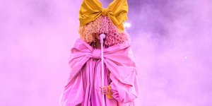 Η τραγουδίστρια Σία