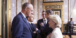 Ο Κυριάκος Μητσοτάκης με την Ούρσουλα Φον ντερ Λάιεν, τον Φρίντριχ Μερτς και τον Εμανουέλ Μακρόν στην Σύνοδο της Κοπεγχάγης