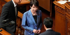 H Σαναέ Τακαΐτσι, η νέα πρωθυπουργός της Ιαπωνίας 