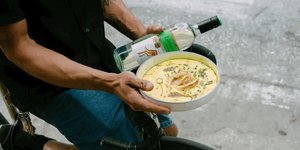 ποδήλατο πιάτο κρασί Αθήνα Αφαία Θησείο