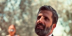 Ο Θανάσης Βισκαδουράκης στη σειρά «Γη της Ελιάς» 