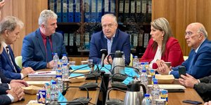 Ο υπουργός Ανάπτυξης, Τάκης Θεοδωρικάκος σε συνάντηση με εκπροσώπους φορέων, στην Καστοριά