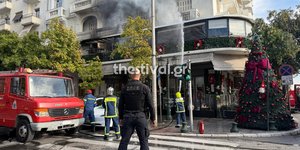 Φωτιά σε κατάστημα εστίασης στη Λεωφόρο Νίκης