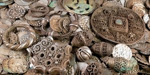 Ο θησαυρός που βρήκε ο ψαράς σκάβοντας για σκουλίκια