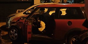 Το ένα από τα δύο ΙΧ που ενεπλάκησαν σε τροχαίο στην Καλλιθέα