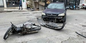 Τροχαίο με αυτοκίνητο και μηχανάκι στη Λαμία