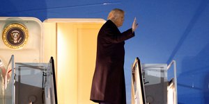 Ντοναλντ Τραμπ αναχωρει για Ασία