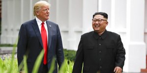 Ο Αμερικανός πρόεδρος Ντόναλντ Τραμπ και ο Βορειοκορεάτης ηγέτης Κιμ Γιονγκ Ουν