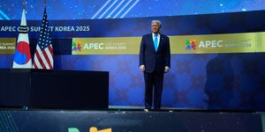 Στη Νότια Κορέα ο Τραμπ