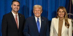 O Ίαν Μποργκ με τον Ντόναλντ και τη Μελάνια Τραμπ 