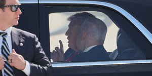 Ντόναλντ Τραμπ και Μπένιαμιν Νετανιάχου στο αυτοκίνητο 