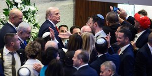 Ο Ντόναλντ Τραμπ σε πανηγυρικό κλίμα στην Κνεσέτ του Ισραήλ