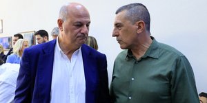 Ο υπουργός Αγροτικής Ανάπτυξης Κώστας Τσιάρας και ο περιφερειάρχης Θεσσαλίας Γιώργος Κουρέτας