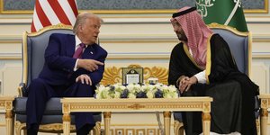 Ο πρόεδρος των ΗΠΑ, Ντόναλντ Τραμπ και ο πρίγκιπας διάδοχος της Σαουδικής Αραβίας Μοχάμεντ Μπιν Σαλμάν