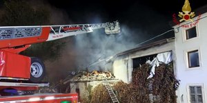  Tρεις Καραμπινιέρι νεκροί και 13 τραυματίες μετά από επιχείρηση έξωσης