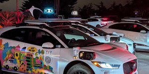 Αδιανόητη φάρσα με 50 αυτόνομα ταξί 