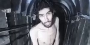 Ο Εβιατάρ Ντέιβιντ είναι ο όμηρος που έσκαβε τον τάφο του στα τούνελ της Χαμάς -Αφέθηκε ελεύθερος την Δευτέρα