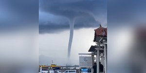 Εντυπωσιακός υδροστρόβιλος στο Αγκίστρι