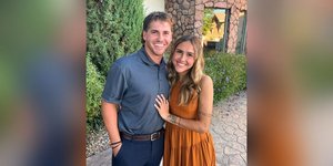 «Οχυρωμένοι» στο ξενοδοχειο: Ζευγάρι πέρασε το ταξίδι του μέλιτος στην Τζαμάικα εν μέσω... του τυφώνα Μελίσα.