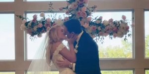 Το ζευγάρι από το Τέξας αποφάσισε να περιμένει μέχρι το γάμο για να δώσει το πρώτο του φιλί